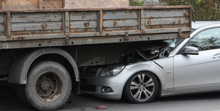 abogados de accidentes de camiones en bakersfield